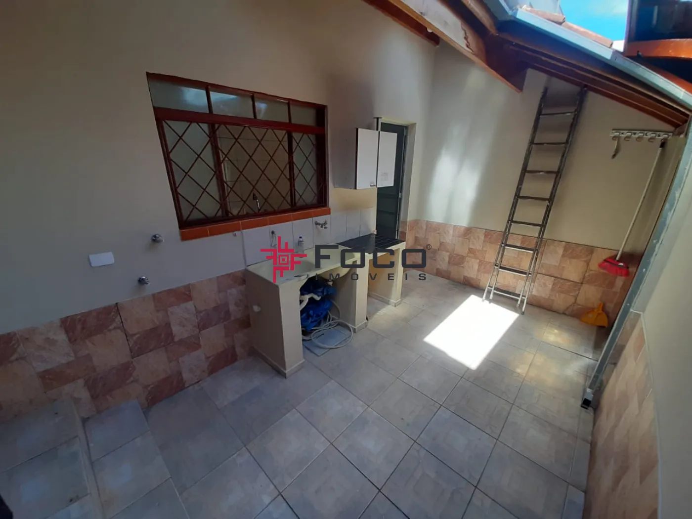 Alugar Casa / Edícula em São José dos Campos R$ 3.000,00 - Foto 1