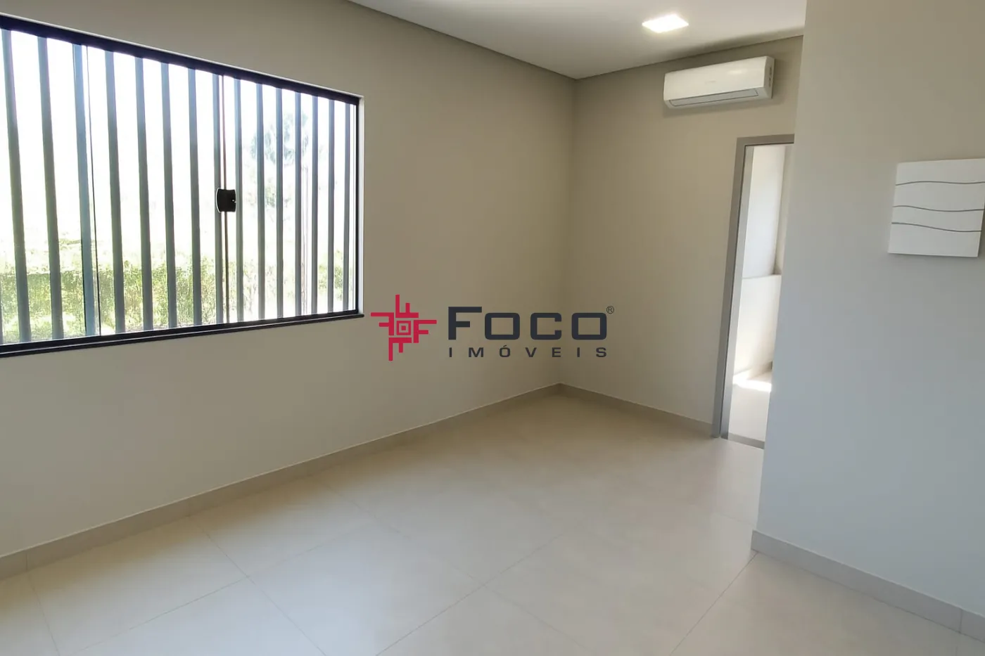 Alugar Comercial / Sala Comercial em São José dos Campos R$ 1.800,00 - Foto 1