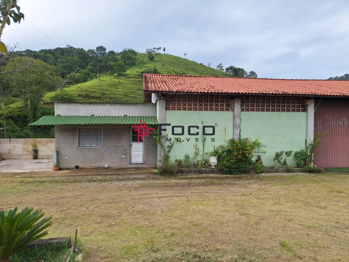 Alugar Comercial / Galpão em Jambeiro R$ 4.500,00 - Foto 4