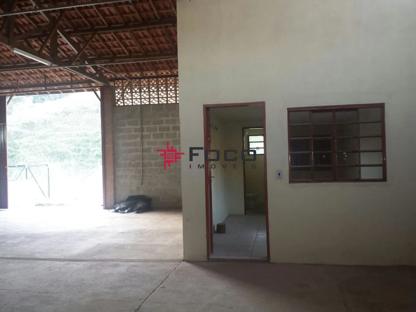 Alugar Comercial / Galpão em Jambeiro R$ 4.500,00 - Foto 8