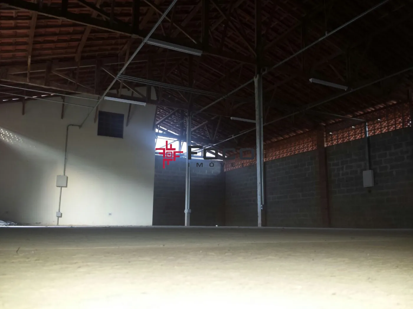 Alugar Comercial / Galpão em Jambeiro R$ 4.500,00 - Foto 6