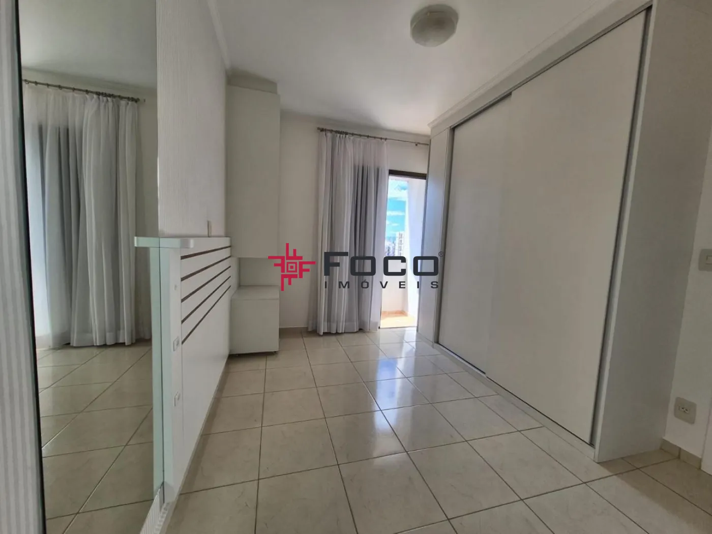 Alugar Apartamento / Padrão em São José dos Campos R$ 3.500,00 - Foto 2