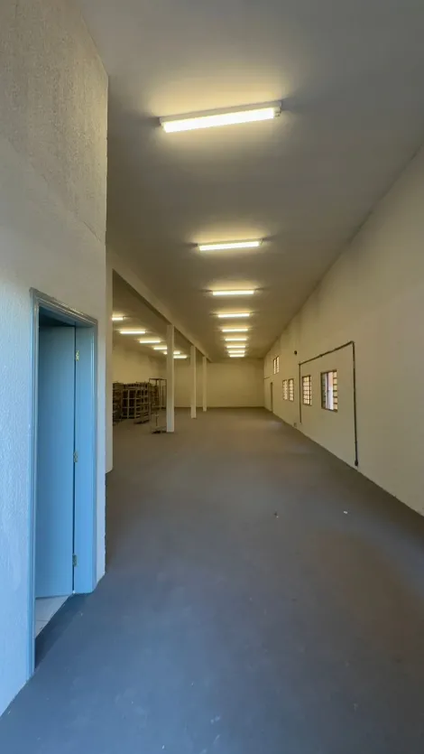 imagem 2 - Galpão com 550m² para Locação no Jardim Satélite imagem 2 - Galpão com 550m² para Locação no Jardim Satélite