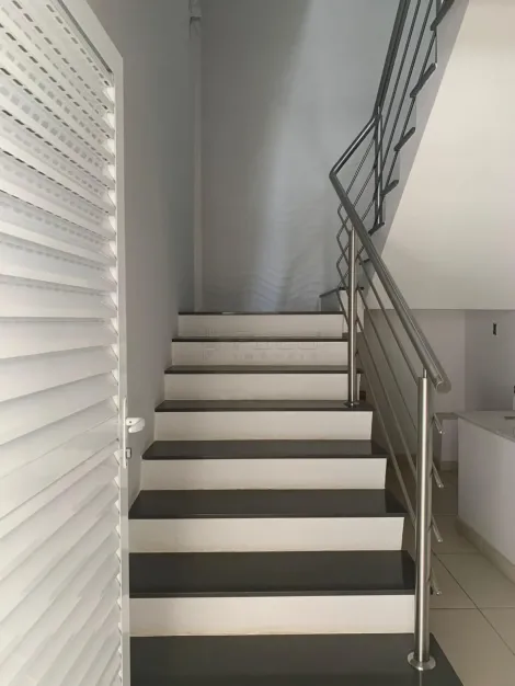 imagem 3 - Casa em Condomínio com 4 suítes, piscina e jardim no Urbanova imagem 3 - Casa em Condomínio com 4 suítes, piscina e jardim no Urbanova