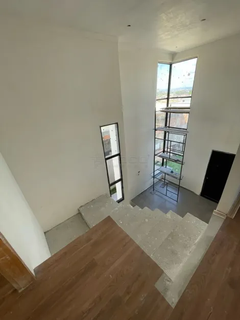 imagem 4 - Sobrado recém-construído no Residencial Mantiqueira / 4 quartos sendo 3 suítes com closet / Piscina / 252m² de terreno / 180m² de construção / São José dos Campos imagem 4 - Sobrado recém-construído no Residencial Mantiqueira / 4 quartos sendo 3 suítes com closet / Piscina / 252m² de terreno / 180m² de construção / São José dos Campos