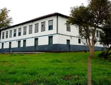 imagem 5 - Fazenda Histórica de 1832 / Mobiliada, porteira fechada / Escriturada / Piscinas / Lagos / Nascentes / A 03 KM do centro de Piquete. imagem 5 - Fazenda Histórica de 1832 / Mobiliada, porteira fechada / Escriturada / Piscinas / Lagos / Nascentes / A 03 KM do centro de Piquete.
